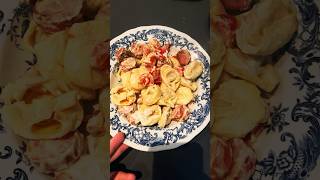 Tortellini mit Wiener Wurst und r❤️ Paprika 👩🏽😋 [upl. by Hevak]