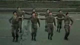 MILITARES BAILANDO [upl. by Notlrak]