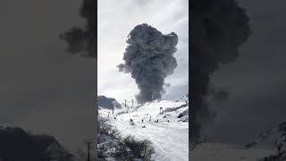 Potente explosión en Complejo Volcánico Nevados de Chillán [upl. by Kidd258]