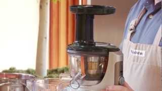 How to Use the Breville Juice Fountain Crush  WilliamsSonoma [upl. by Puglia595]