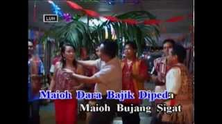 Joget Ngintu Gawai  Johnny Aman amp Stella Philip [upl. by Adrahc]