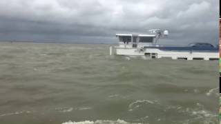 Binnenvaartschip gezonken op het IJsselmeer [upl. by Sontich]