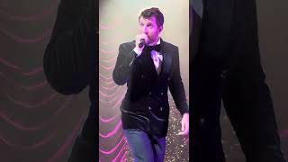 Brett Eldredge Feels Like Christmas Chicago theater [upl. by Seaver]