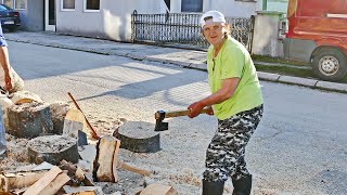 Vrijedna Hajra cijepa drva i sakuplja željezo da preživi [upl. by Enomal848]