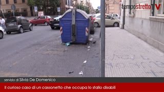 Cassonetto quotparcheggiatoquot in uno stallo dedicato agli invalidi [upl. by Sisson]