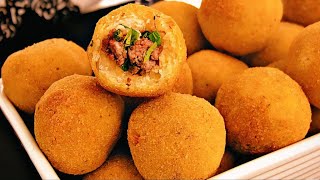 BOLINHO DE MANDIOCA FRITO RECHEADO COM CARNE MOÍDA E QUEIJO [upl. by Yrogerg]