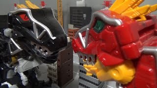 Power Rangers Dino Charge TREX Megazord battle Toys Play 파워레인저 다이노포스 공룡 로봇 장난감 대결 [upl. by Pirali410]