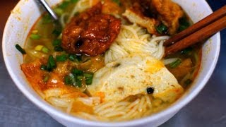 Bún chả cá Đà Nẵng  Fish cake noodle soup in Da Nang [upl. by Kenwrick369]