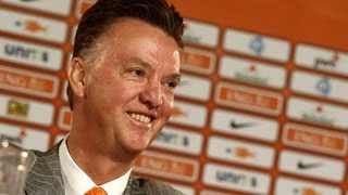 Persconferentie bondscoach Louis van Gaal  KNVB pc in zijn geheel [upl. by Lletram]