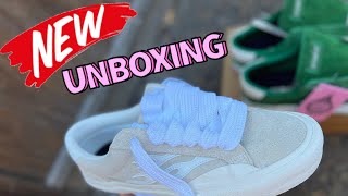 Unboxing ‘The Straye’ Newest shoes Vintage Green amp Creme’ Logan Puff Colorway [upl. by Adrahs]