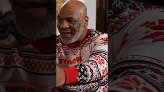 Mike TysonHolyfielda Kulağını Hediye Ediyor 🤣🤣 miketyson evanderholyfield funny [upl. by Rafaela]