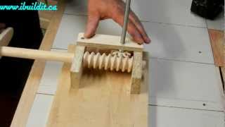 Wooden Worm Gear Demo [upl. by Larson]