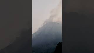 Erupsi Merapi Terus Bergejolak Semburkan Lava [upl. by Dnama]