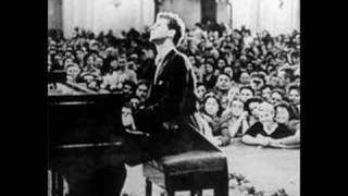 Van Cliburn plays Liszt Un Sospiro [upl. by Francis]