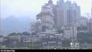 ✫ Sprengung ✫ zweier Wolkenkratzer in China HD 720p Chongqing 1 September 2012 [upl. by Aicilak]