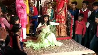 luricDivani me Divani sajan ki Divani full song stage dance 2019 adhuri kahani [upl. by Aicirpac158]