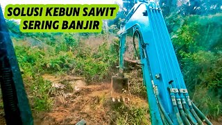 EXCAVATOR GALI PARIT  BECO NORMALISASI PARIT DI KEBUN SAWIT [upl. by Alieka]