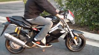 Motobravo 150cc Hornet SR1 LKY Motorcycle Scooter  Review Video 1 of 2  CountyImportscom [upl. by Yeldar]