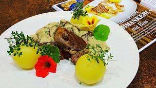 Beiried Limousin Rind mit Waldviertler Knödel und Steinpilzsauce [upl. by Ihsorih]