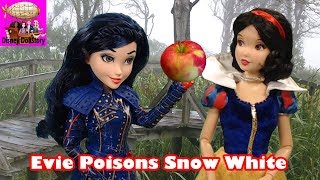 Evie Poisons Snow White  Part 21  Descendants in Avalor Disney [upl. by Ambler]