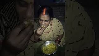 Khichdi song bollywood love music hindisong bollywoodsongs food [upl. by Eixor]