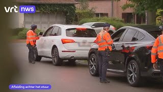 Gsmen achter het stuur mag niet politie haalt overtreders uit het verkeer [upl. by Rosenbaum]