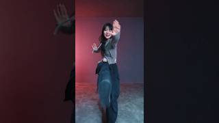 나는신입 MAVE  Whats My Name Dance Cover 찬 Chan abnewcomer [upl. by Jennine]