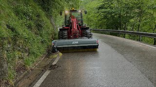 Maggiore sicurezza sulle strade grazie alla Benna Spazzatrice CM [upl. by Eiclek794]