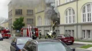 Feuerwehreinsatz Wohnungsbrand in Auerbach [upl. by Armond]