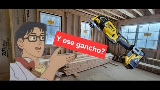 Como instalar un gancho o clip en la multiherramientaherramienta oscilante DeWalt DCS356 Dewalt [upl. by Adaurd]