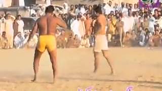 Pakistan kabaddi man almost gets Knocked out by lethal SLAP Dadyal mela 2013 [upl. by Aonian]