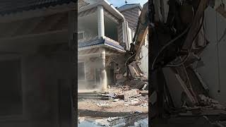 The process of demolishing a house [upl. by Lletnahc]