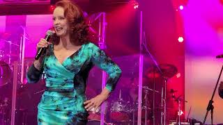 Sheena Easton quotStrutquot live  Oct 28 2022  Cancun Mexico [upl. by Trin413]