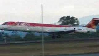 Avianca MD83 N632CT landing SKRG [upl. by Eisac32]