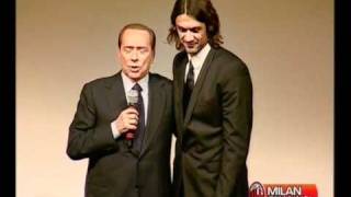 Premiazioni alla festa dei 25 anni di Berlusconi al Milan [upl. by Htennaj]