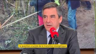 François Fillon sur NotreDamedesLandes [upl. by Hsirrehc25]