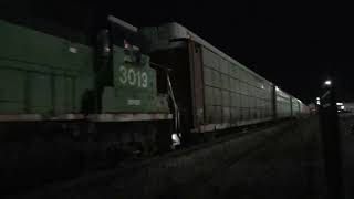 BNSF 5642 Leads WB to SB Mixed Freight with Ex BN GP40M Trailing Olathe KS 112324 [upl. by Oab]