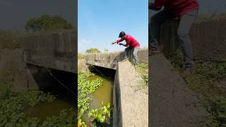 A fisherman hook fishing in the canal  unique hook fishing  fishingmethods jigfishing shorts [upl. by Minsk953]