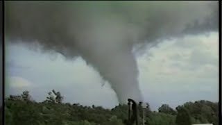 Se cumplen 33 años del mortífero tornado F5 en PLainfield [upl. by Tiler]