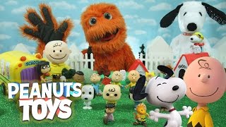 NEW GIANT Surprise Toys THE PEANUTS MOVIE Happy Dance Snoopy amp Charlie Brown Collectors Set [upl. by Acisset176]