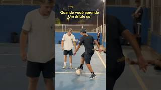 APENAS 1 RECURSO 😅 skills caneta dribles jogador football viralvideo [upl. by Gardener]