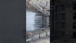 Hydraulically powered dam radial gate closing [upl. by Aridan]