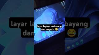 layar laptop berbayang dan bergaris [upl. by Goren]