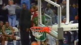 Bulls vs Knicks 1996  Game 2  Michael Jordan 28 points [upl. by Elyn45]