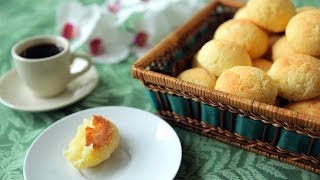 Petits pains brésiliens au fromage pão de queijo [upl. by Ynttirb]