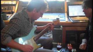 Dann Huff creates a flashback delay TonePrint [upl. by Rahal]