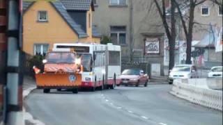 Unimog Winterdienst GVG zieht defekten Bus zur Werkstatt [upl. by Autrey]