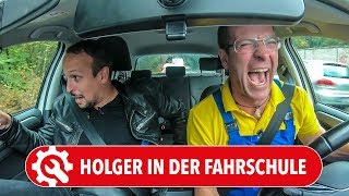 Holger in der FAHRSCHULE  Würde der Autodoktor nochmal die FührerscheinPrüfung bestehen [upl. by Oisor223]