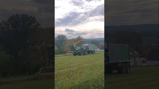 John Deere 8400i und Deutz Fahr 7250 TTV Warrior beim Häckseln [upl. by Polik]