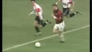 Shevchenko grande gol MilanBari 2001 [upl. by Garling]